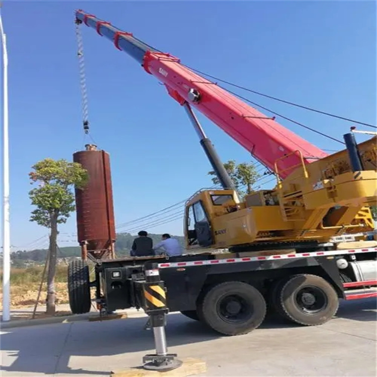 内江专业吊车租赁多少钱