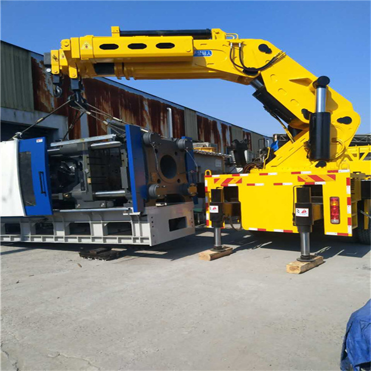 内江 大吨位折臂吊出租费用解析：一小时租赁多少钱