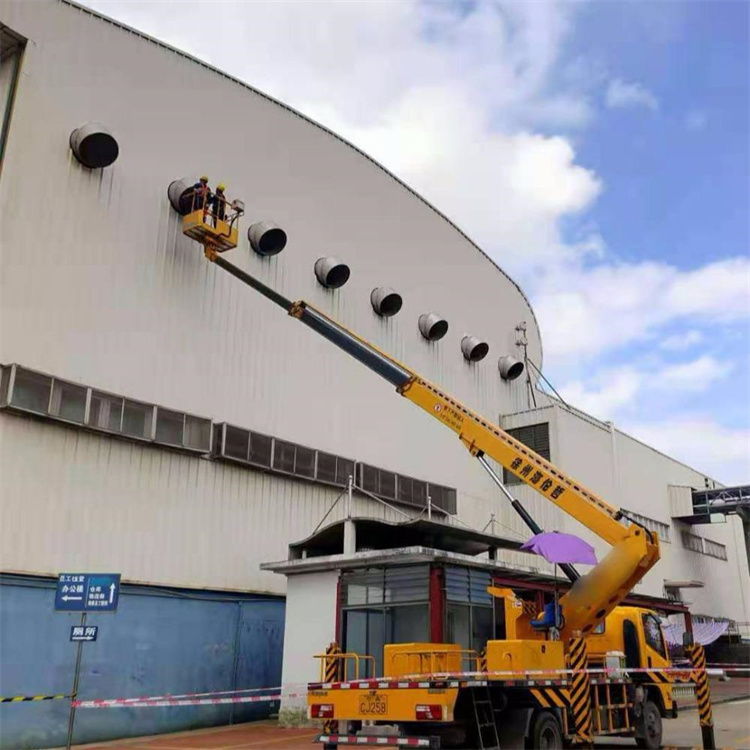 内江高空作业车出租服务：专业广告牌安装解决方案