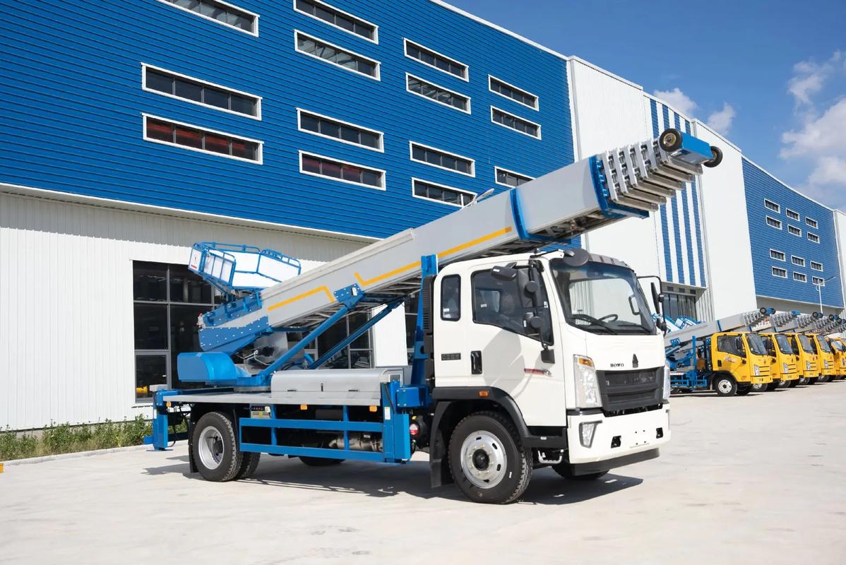 内江出租云梯车高空作业车 建筑垃圾搬运