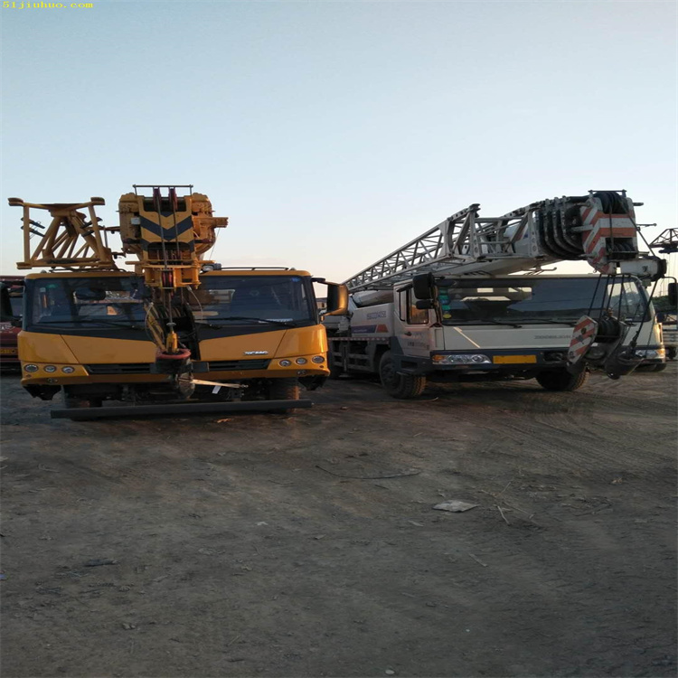 内江吊车吊挖机正确办法