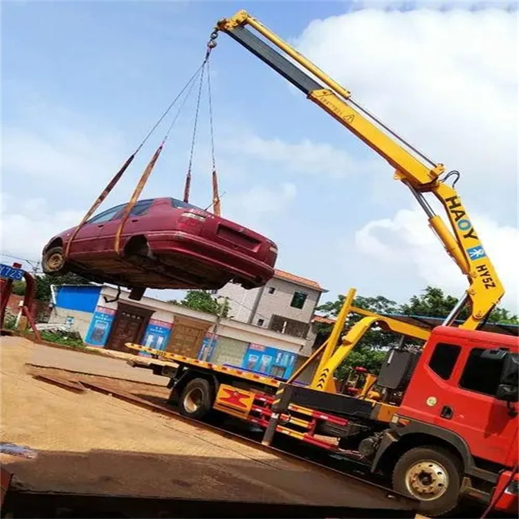 内江吊车吊汽车的正确方法